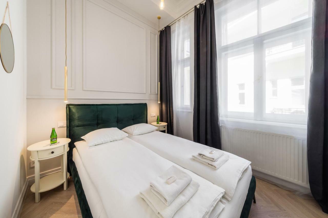 Апартаменти Deluxe Old Town Sw. Krzyza Wawelofts *